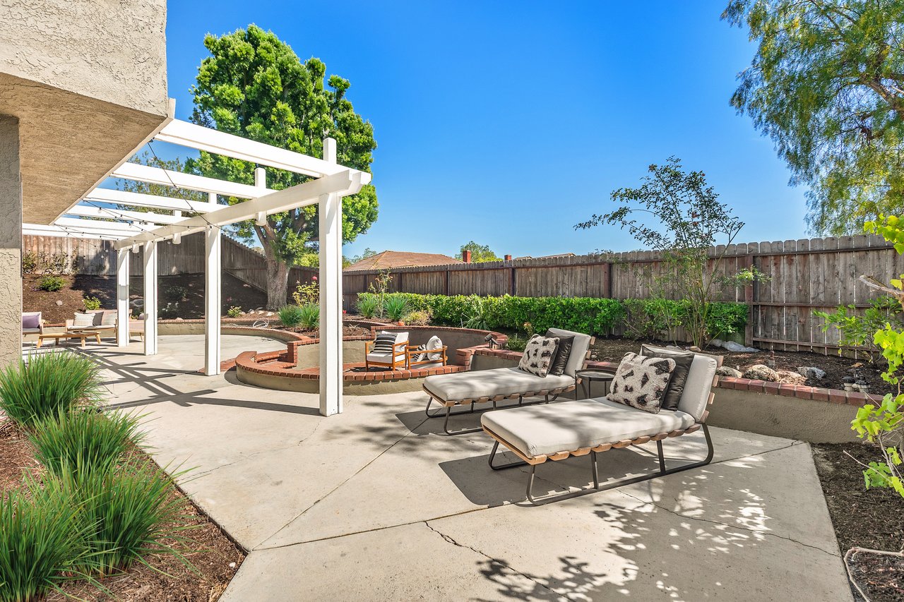 24532 La Cienega Street