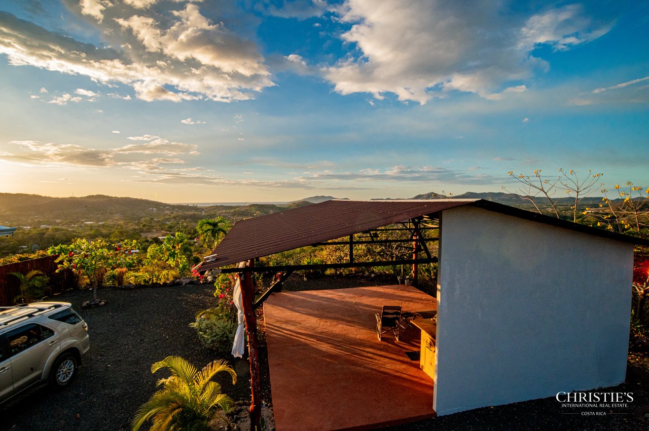 Toltec Estate & Casa Lunax Oceanview Investment Compound