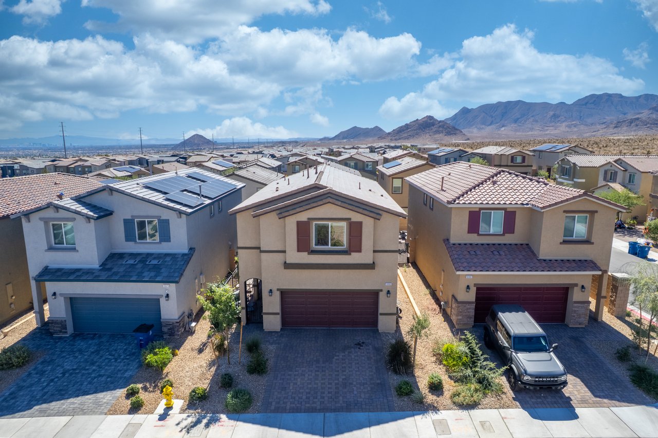 10983 Cambridge Lakes Ave