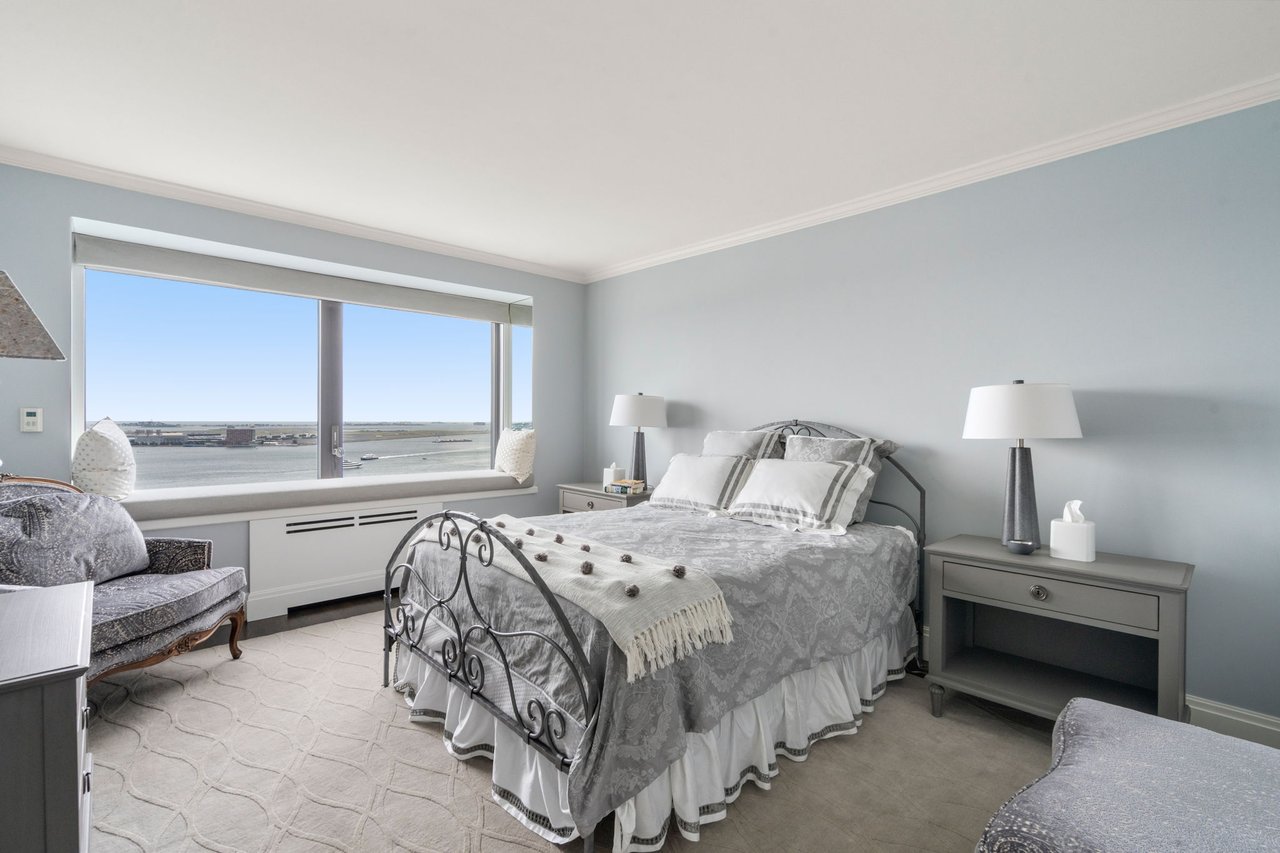 Highly Renovated Harbor Towers Residence