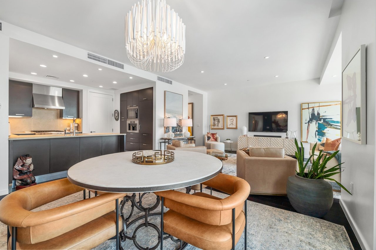 200 Congress Ave #13A