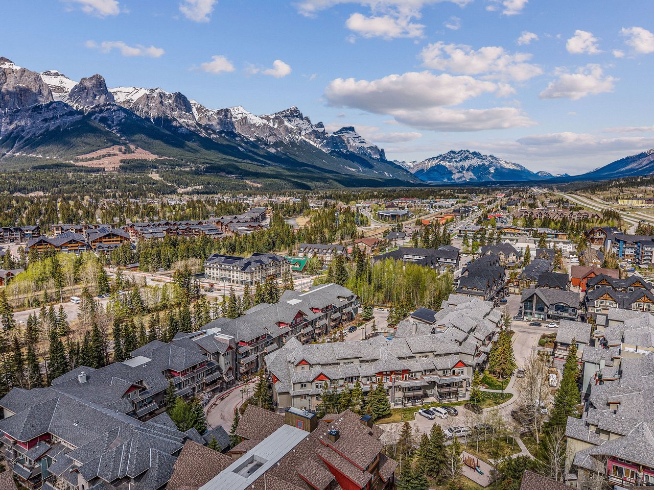 Short Term Rental Income Property in Grizzly Lodge Canmore