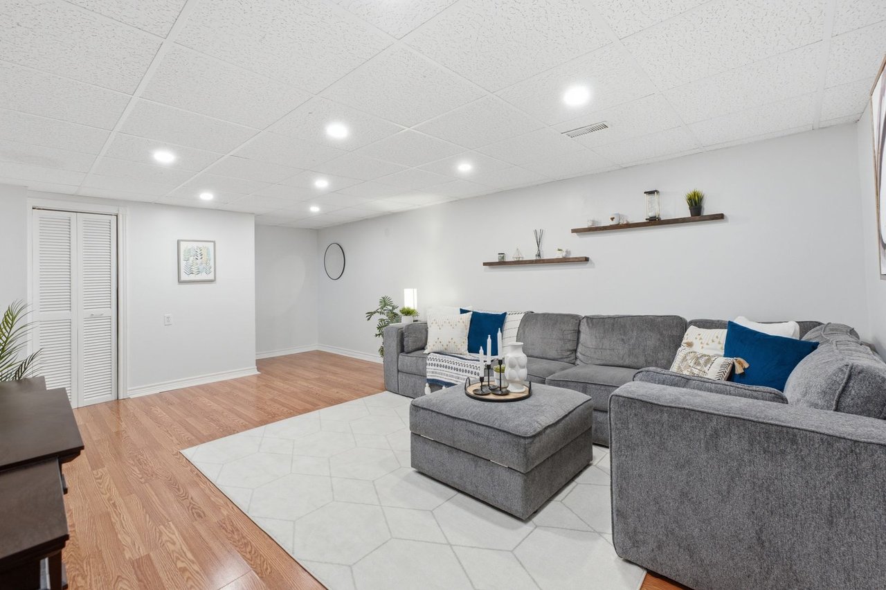 2 Wedgewood Ave