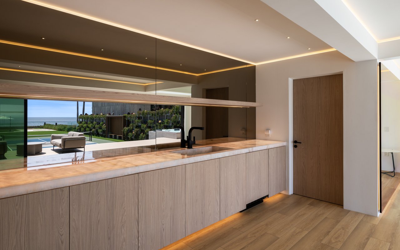 31100 Broad Beach Rd