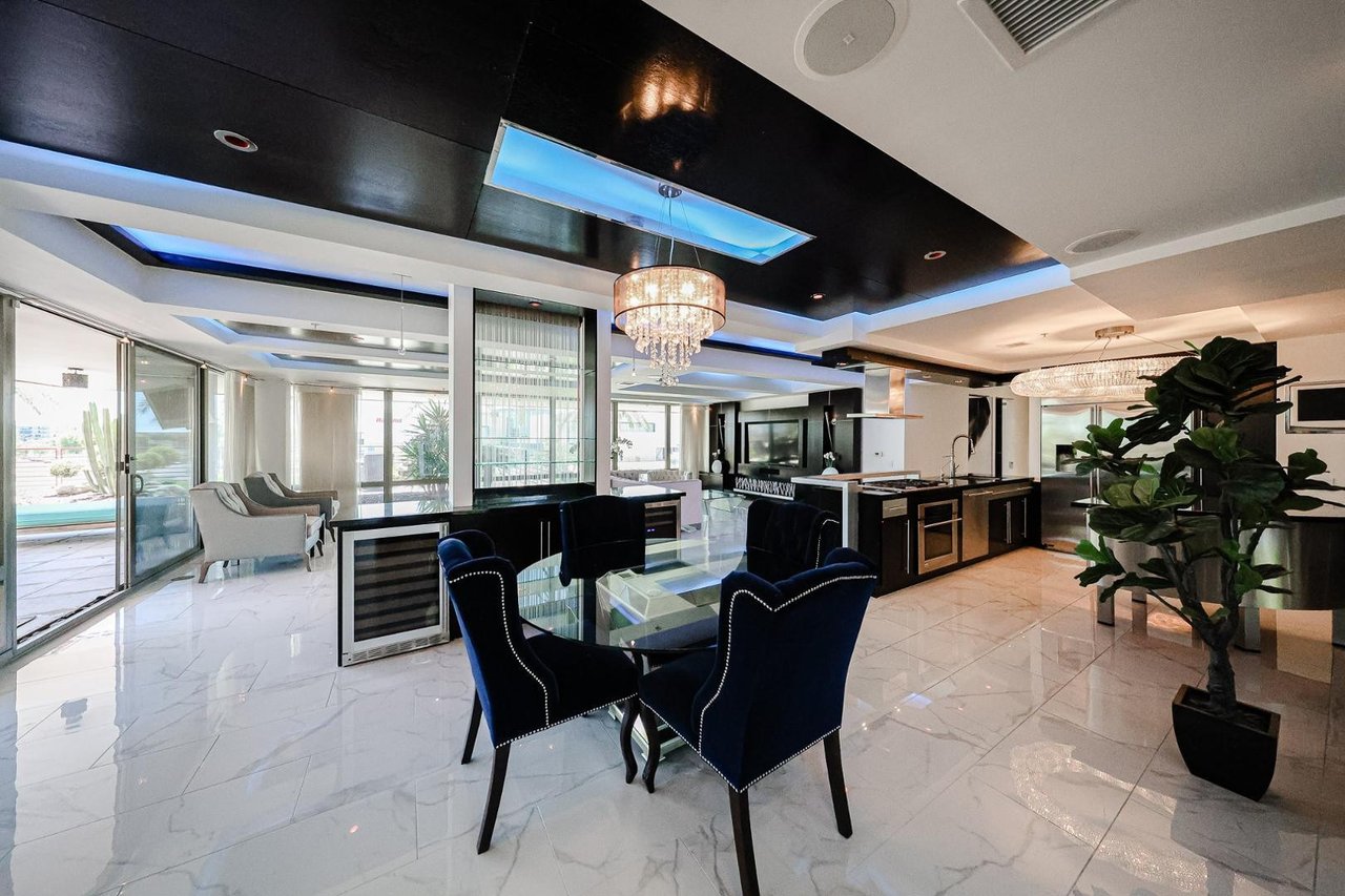 7157 E Rancho Vista Dr, #3006