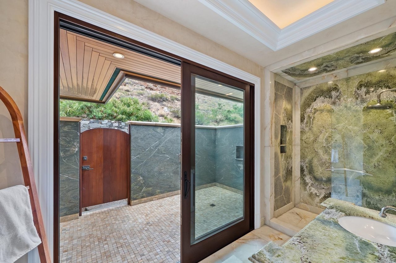 MAUI - LAHAINA - MAKILA NUI - 6,640 SQ FT RESIDENCE  52 ACRES OCEAN VIEW ESTATE - $11,500,000