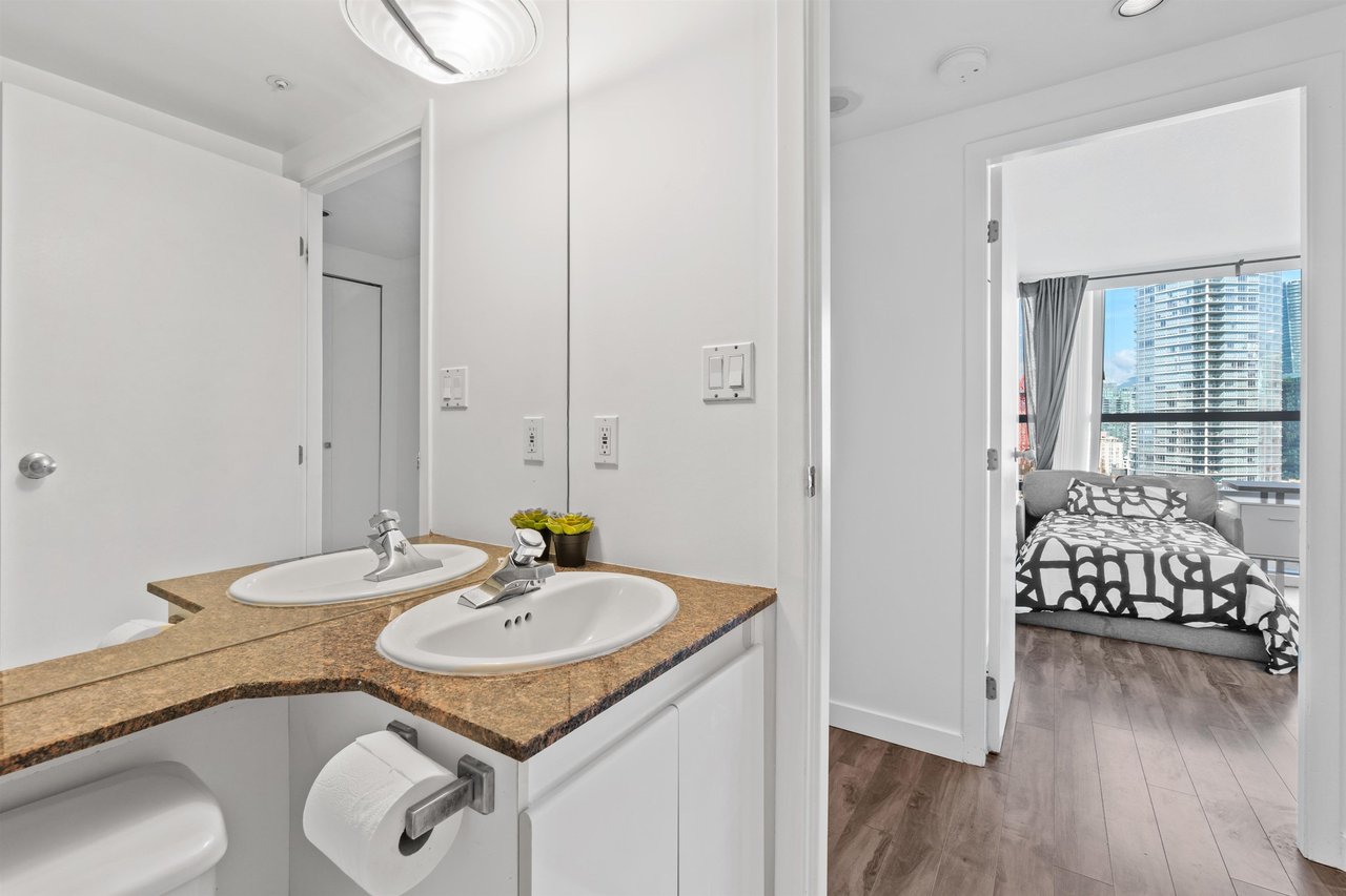 1050 Burrard St, #1807
