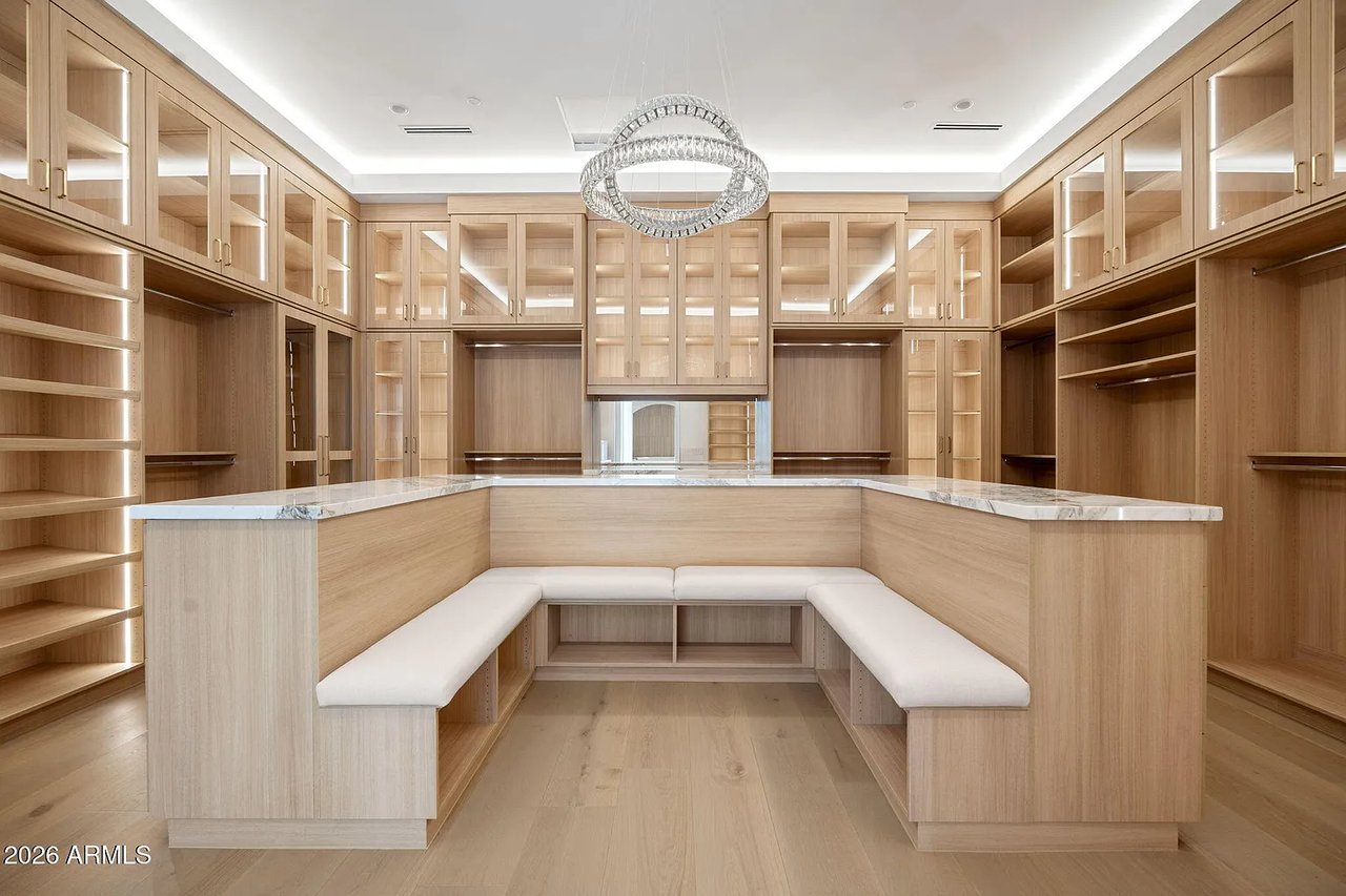 4534 E PEBBLE RIDGE Road