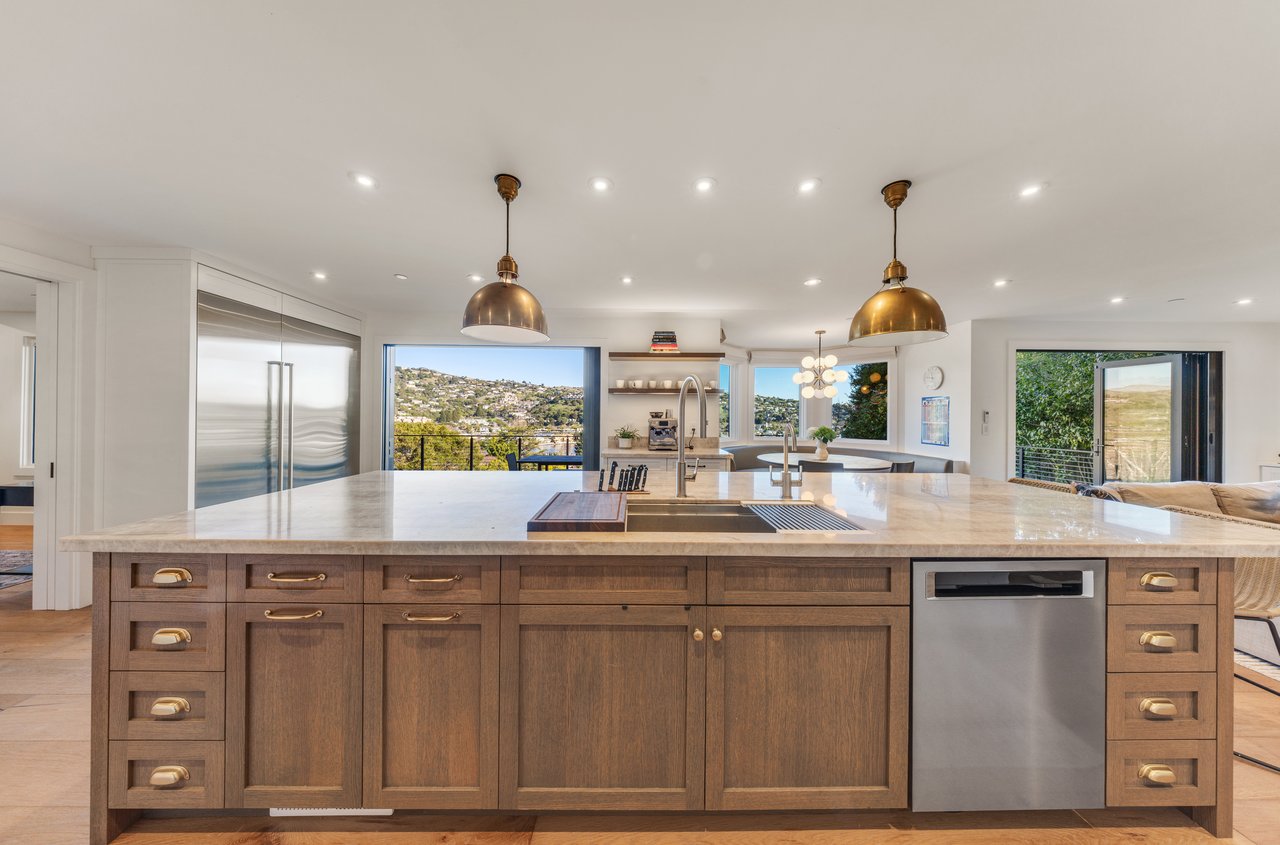 Stylish and Renovated Belvedere Beauty