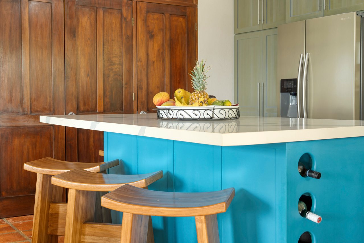 CASA TRANQUILA IN LAGUNAS – HOME, GUEST SUITE, SALON, AND GARAGE WITH WORKSHOP