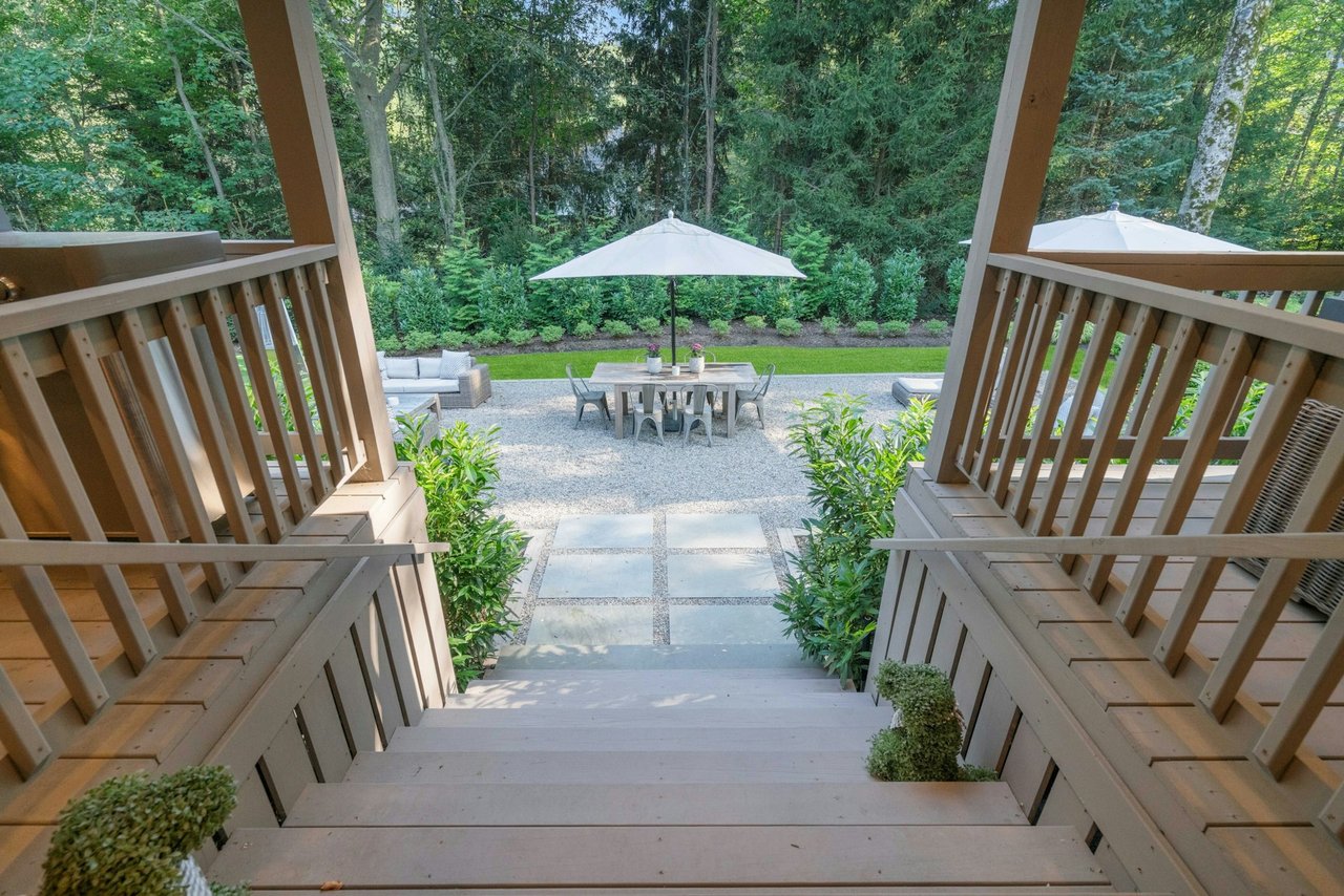 9 Deerfield Drive