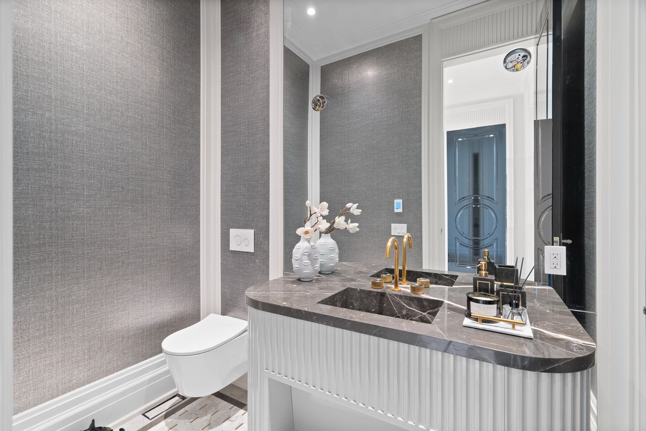 Prestigious Dunvegan Rd