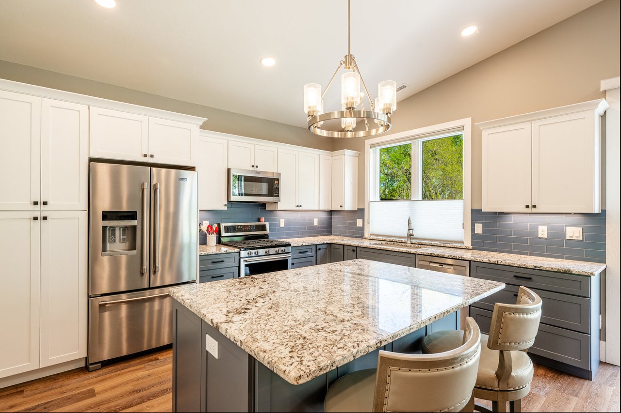 5 Creekside Lane