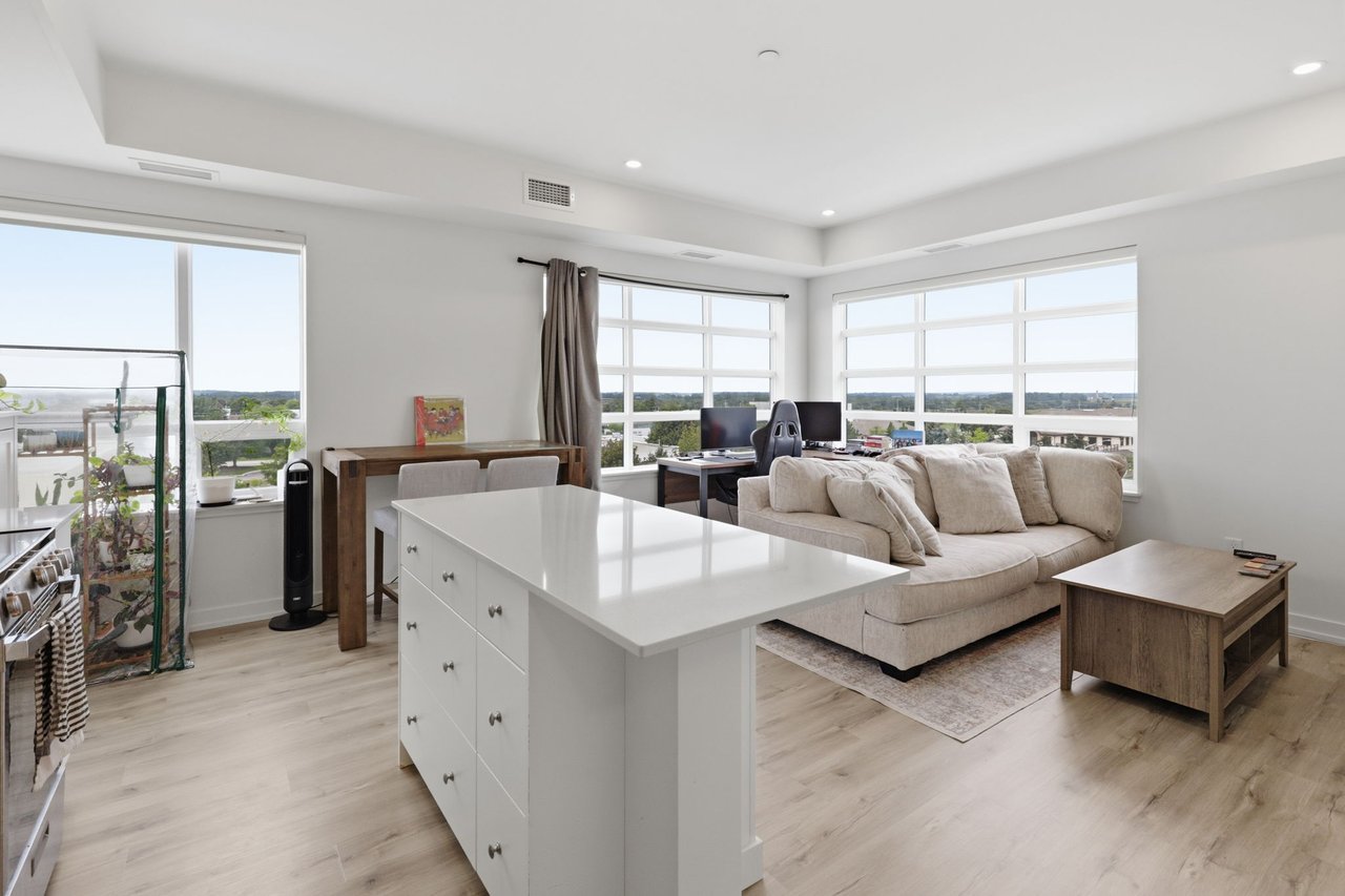 247 Northfield Dr E 514