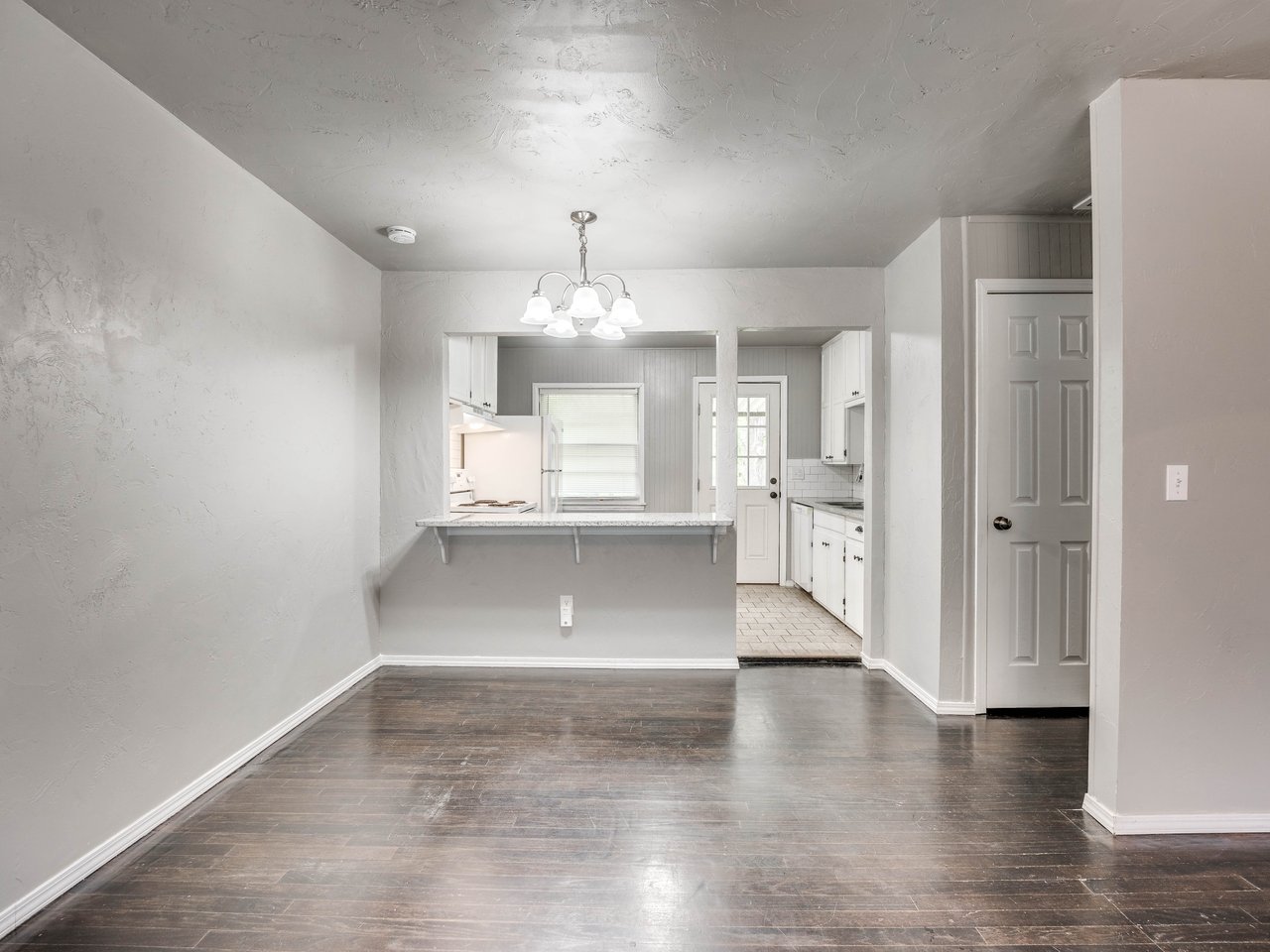 1313 Laverne