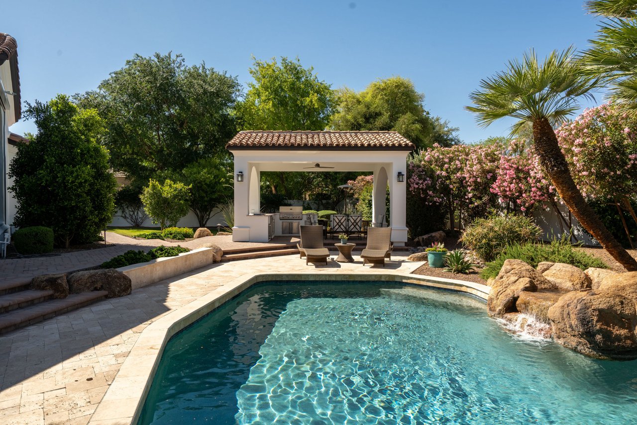 7115 E FOOTHILL Drive