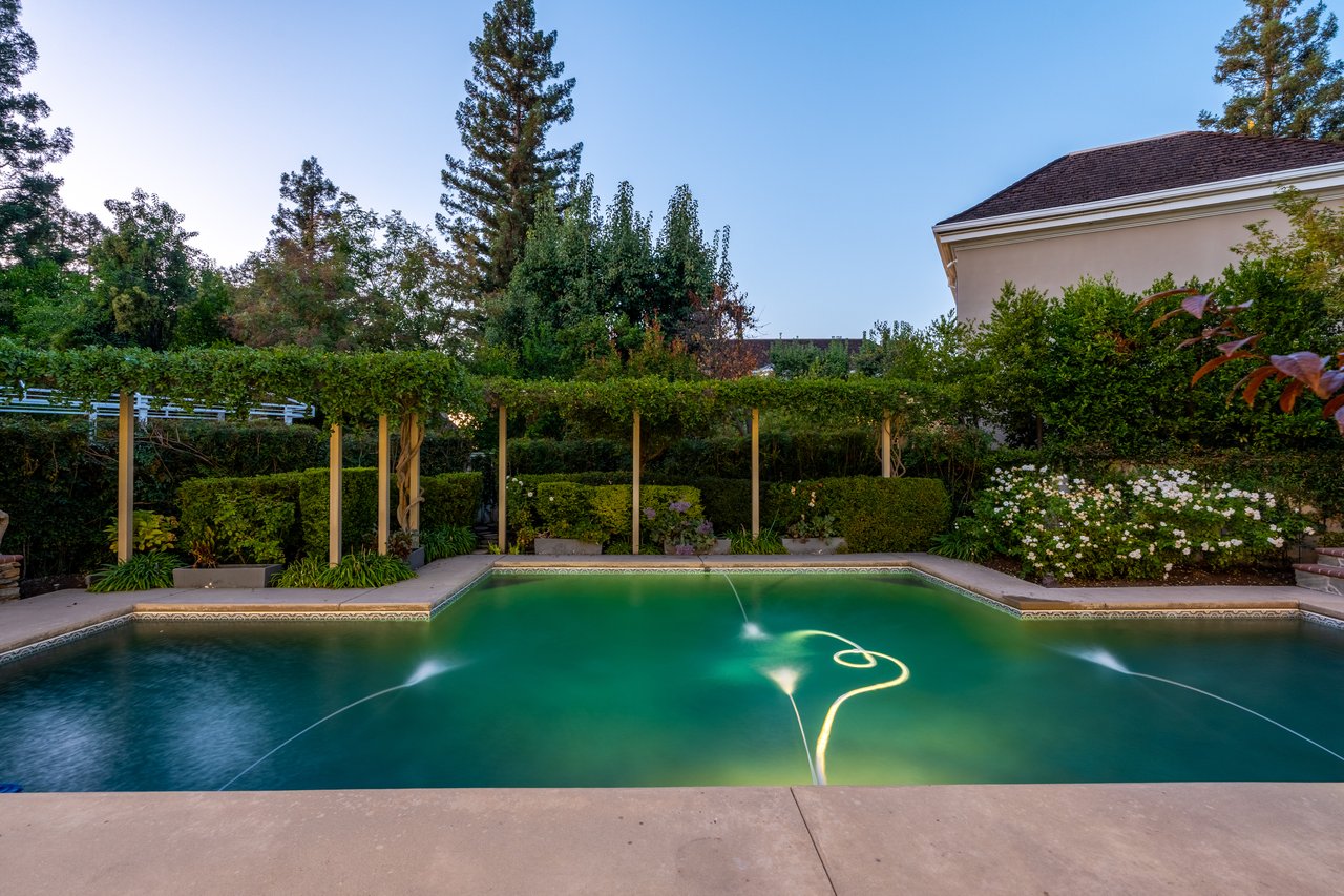 7285 N San Pedro Ave