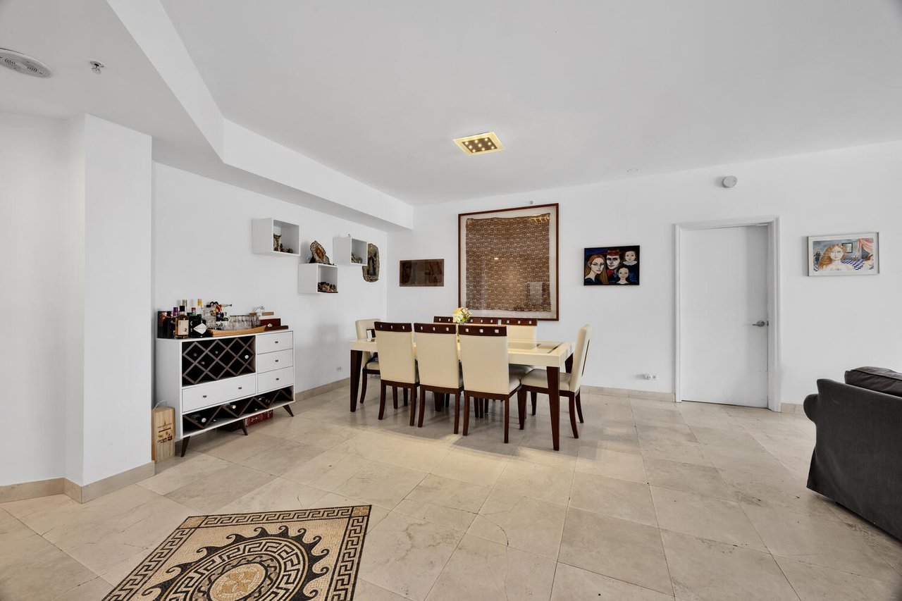 Spacious Rental in Brickell Key