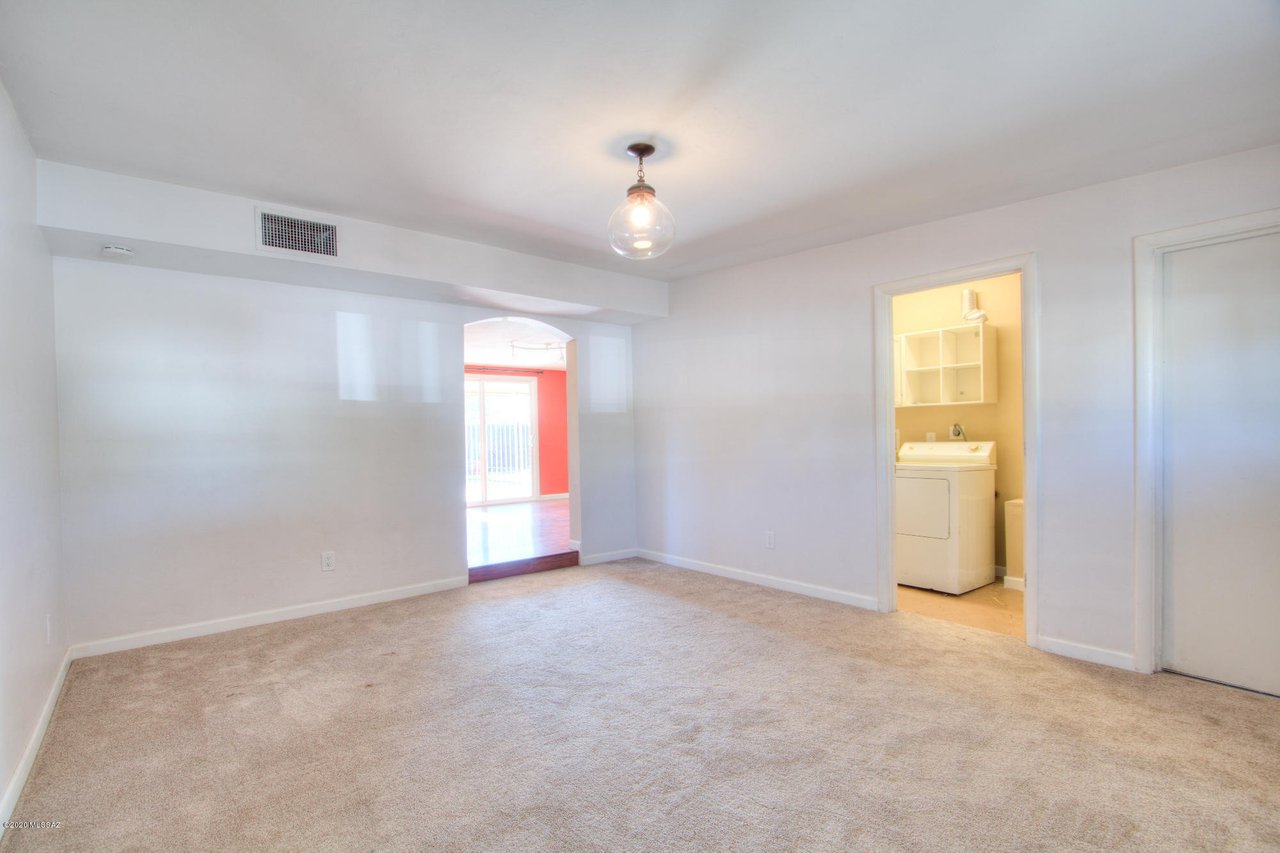 3159 W Calle Cereza