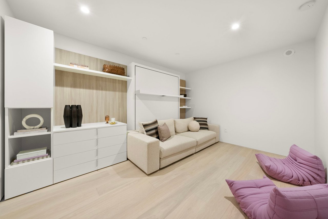 100 S Pointe Drive, Residence 1906/07