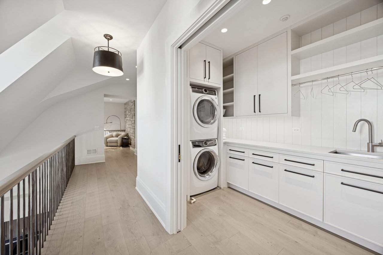 244 E 1st, Hinsdale