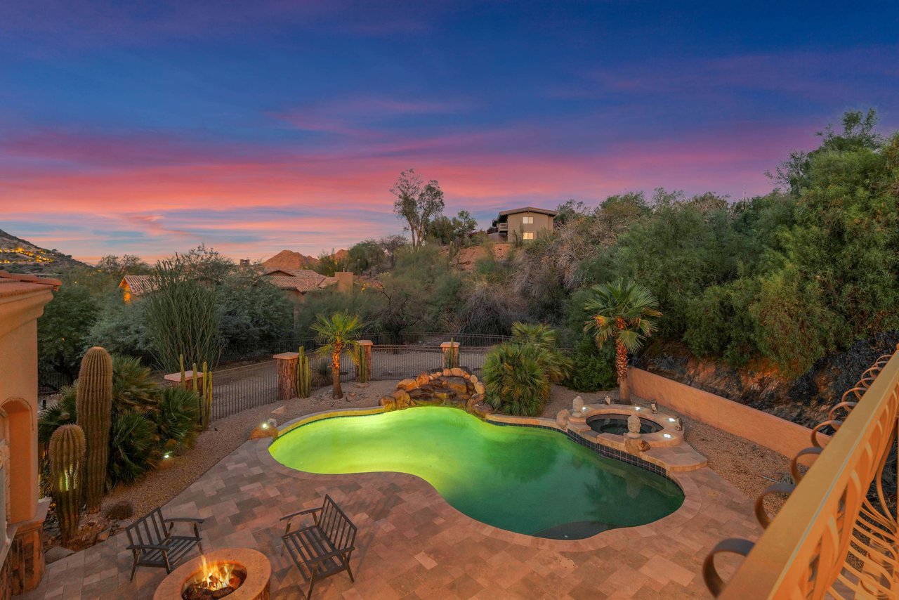 4141 E LAKESIDE Lane