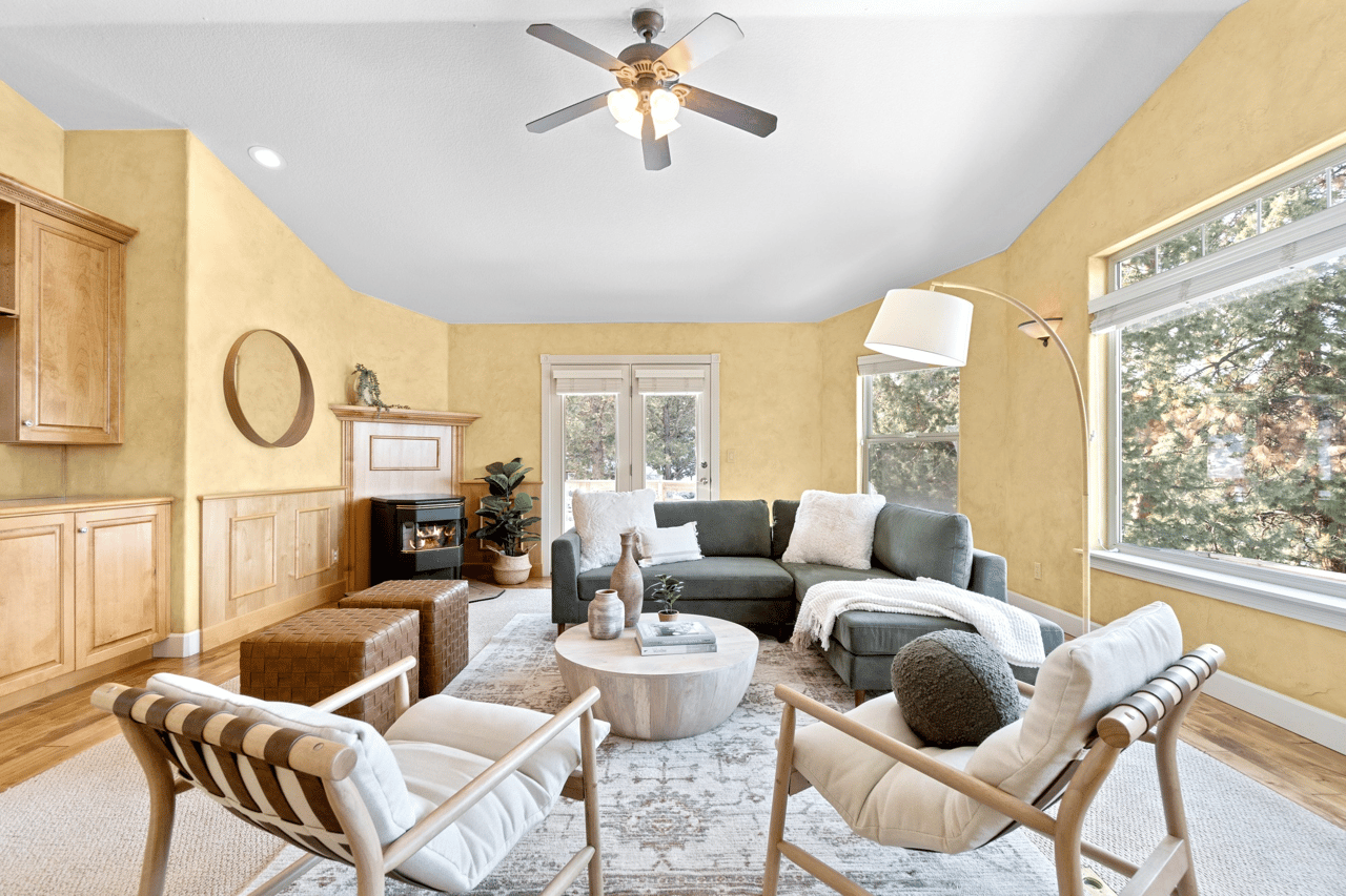 Just Listed: Secluded Retreat with Stunning Views and Spacious Design!