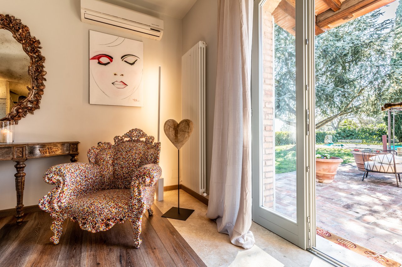 Tuscan Villa With Panoramic Country Views