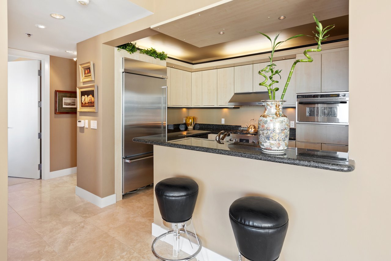 Elevated Corner with Downtown/Bay Views