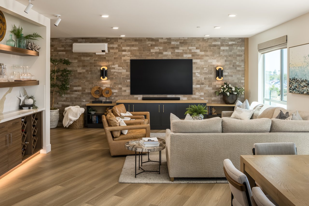  Downtown Carlsbad Coastal Residence 