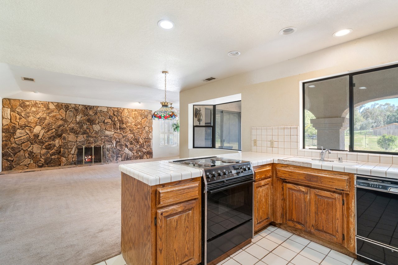 20425 Avenida Castilla