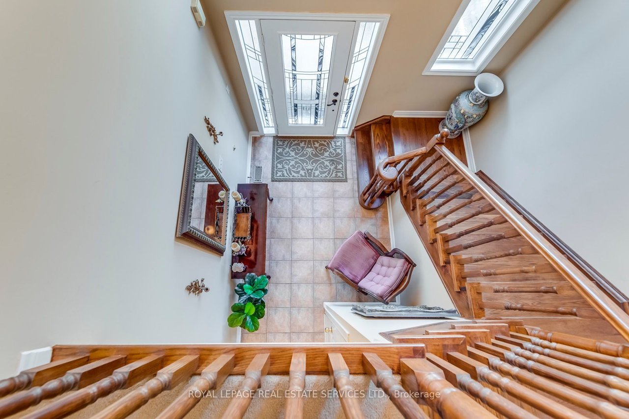 1038 Agram Dr