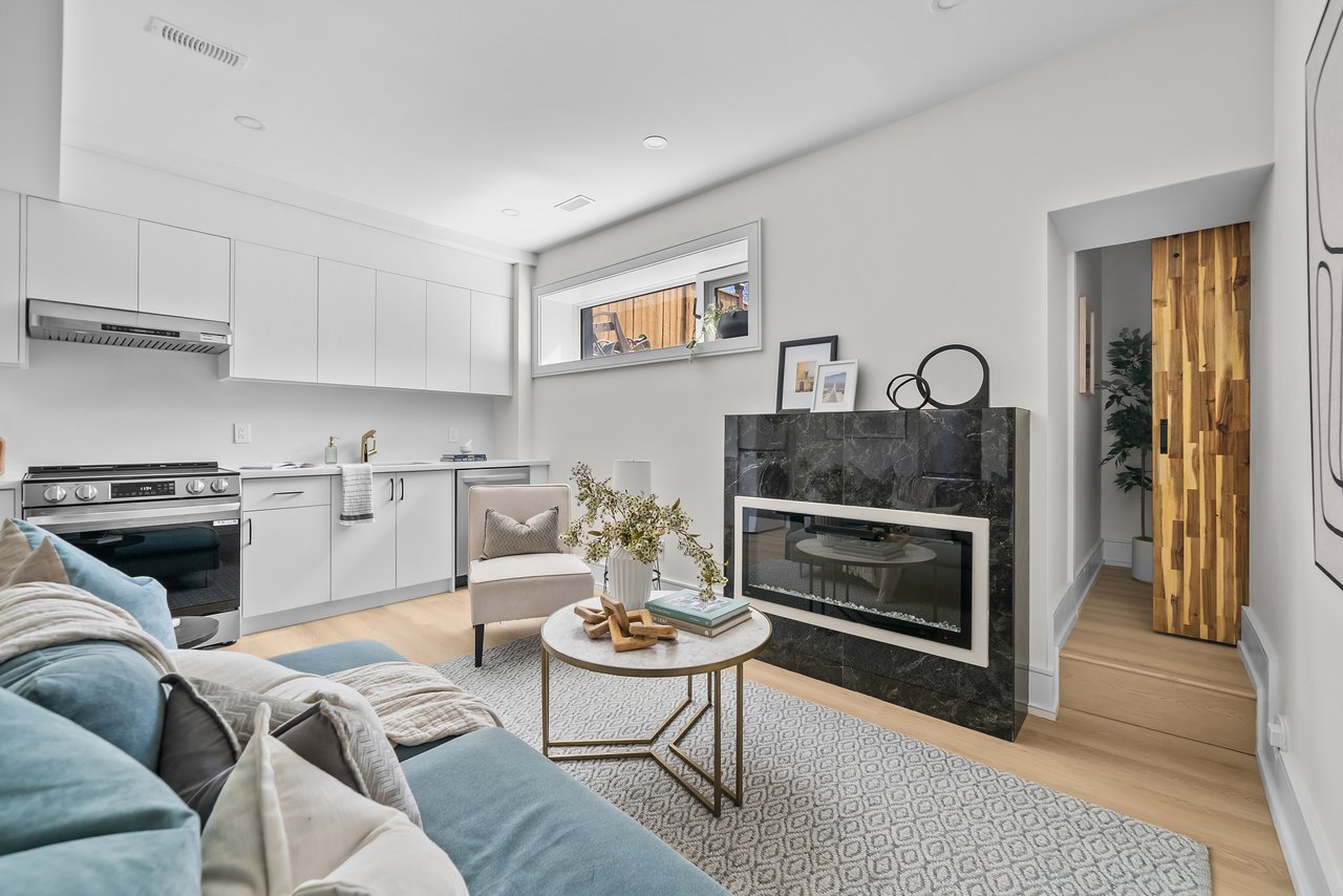 44 Sunnypoint Crescent