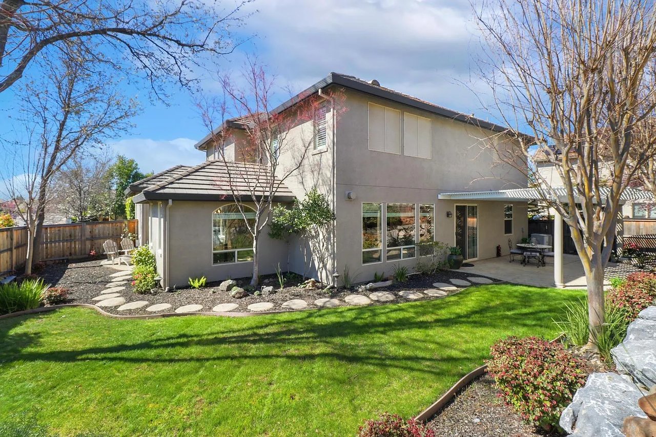 2200 Red Hawk Ct