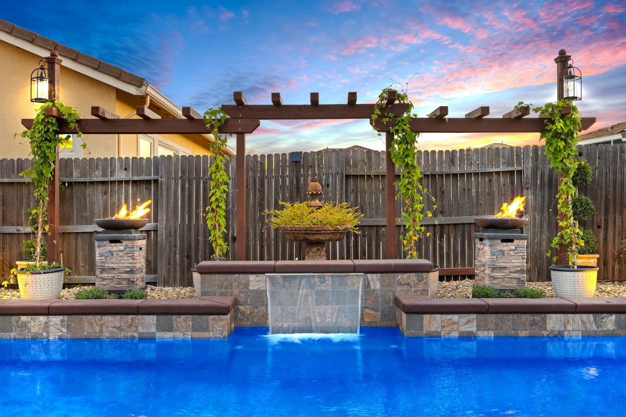 4040 Borderlands Dr