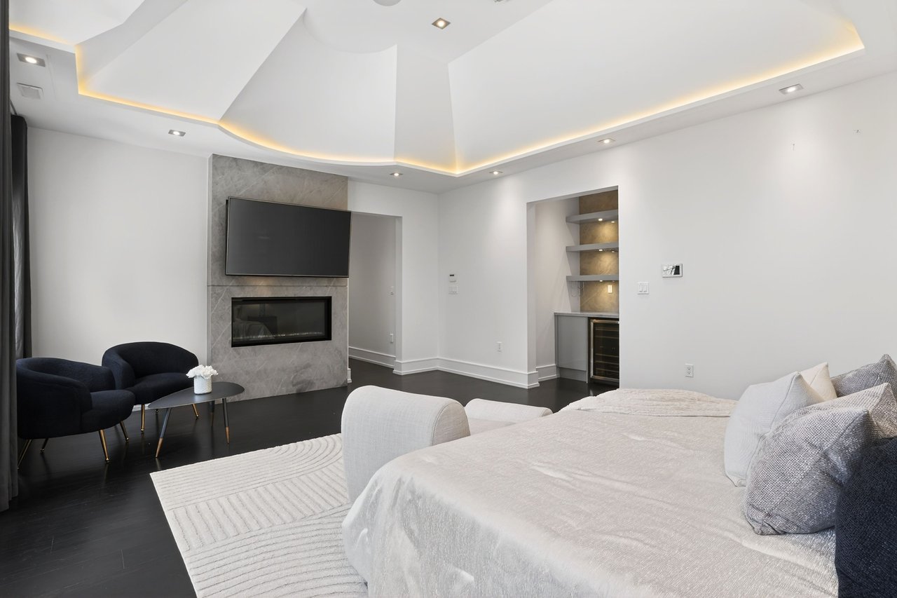 Located In The Prestigious St. Andrew-Windfields