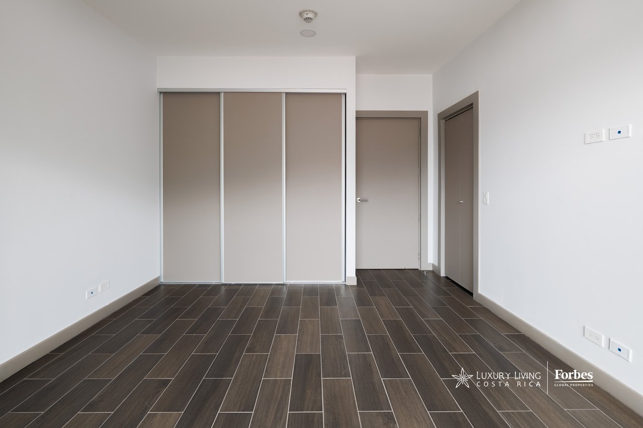 21469 - Contemporary penthouse for sale, spacious rooms and terraces