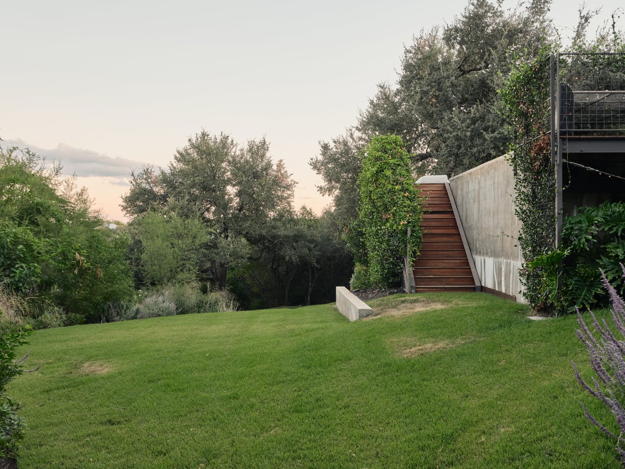 STRATFORD HILLS ARCHITECTURAL LANDMARK