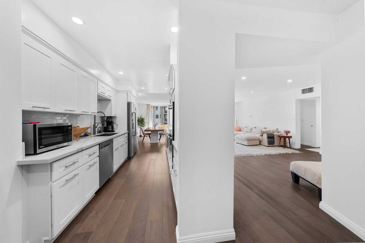 11970 Montana Ave Unit: 207, Brentwood 