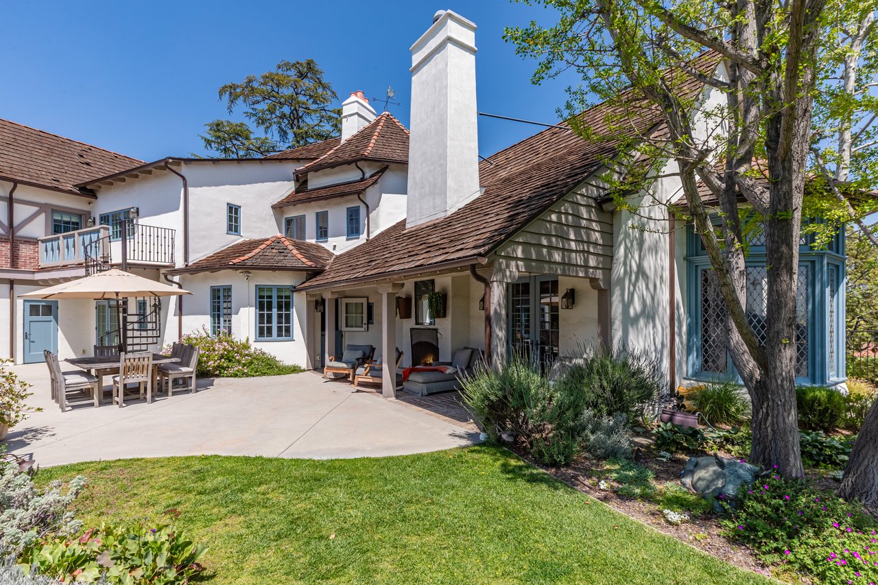 233 Hillside Rd