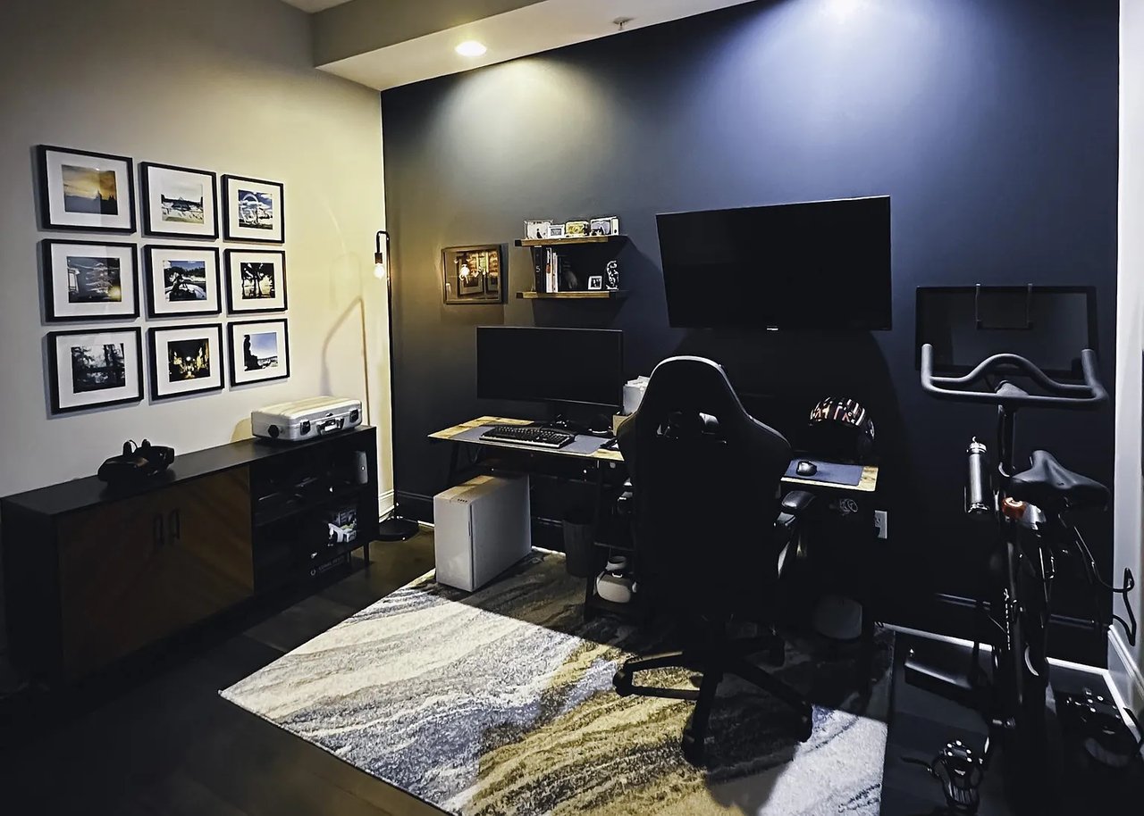 400 W North St #1218