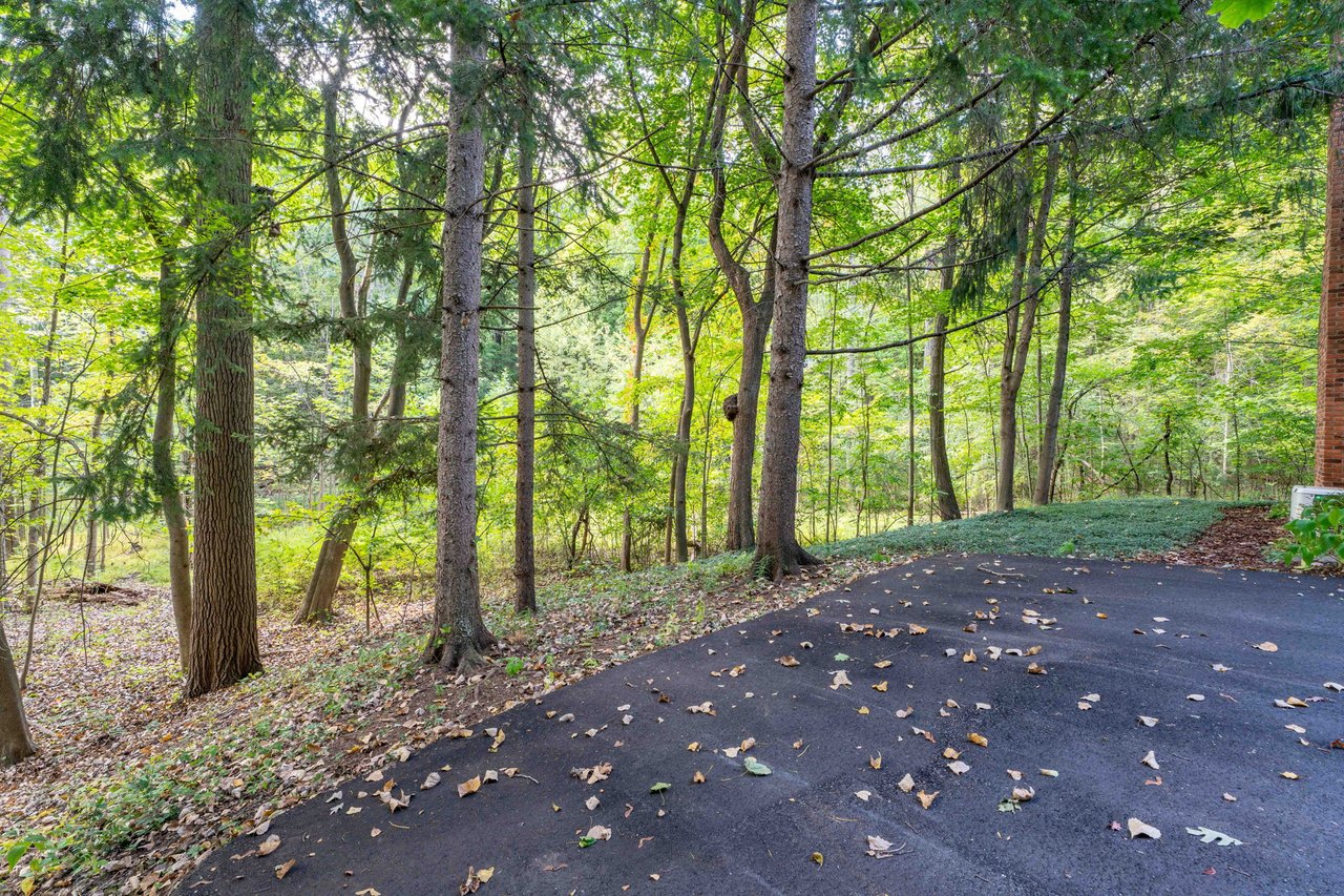 1100 Bretton Lane, Bloomfield Hills