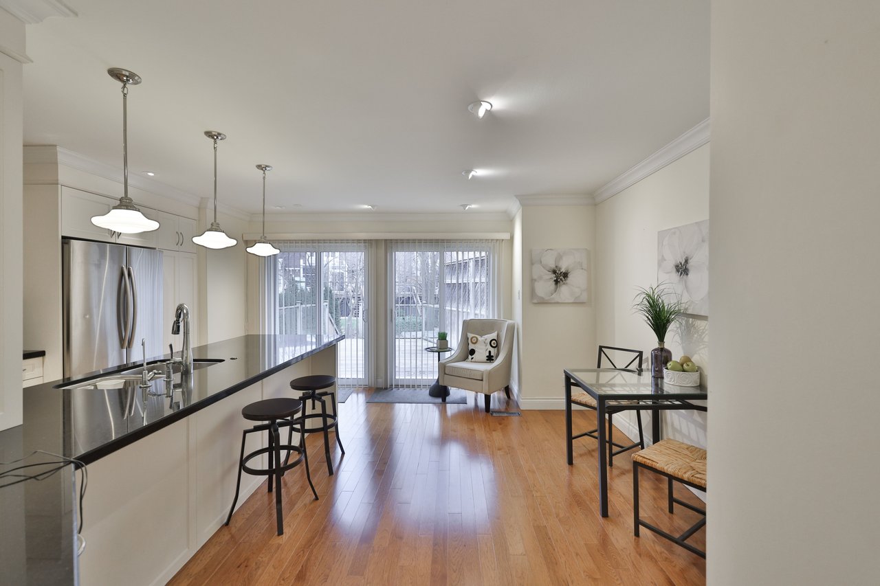 86 Forsythe Street, Oakville