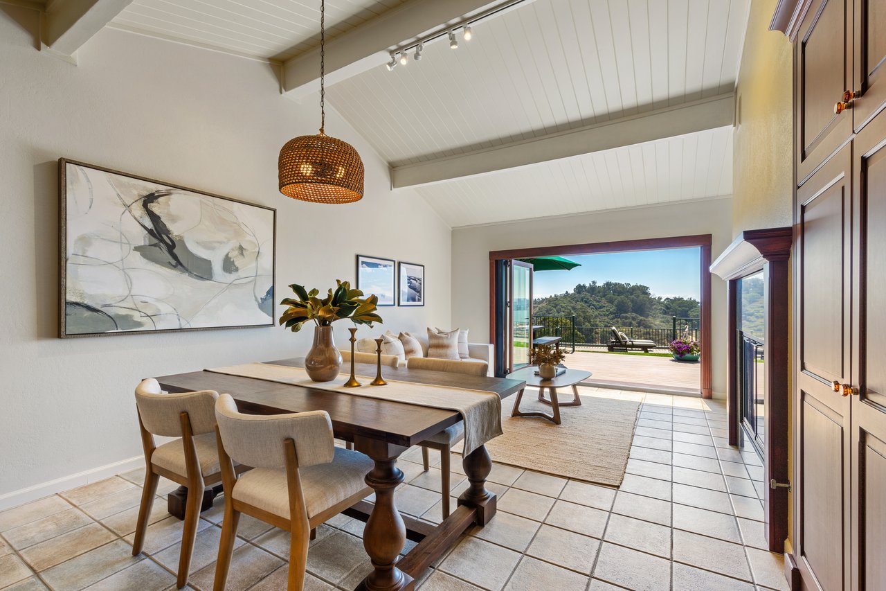 Sunny View Residence in Peacock Gap