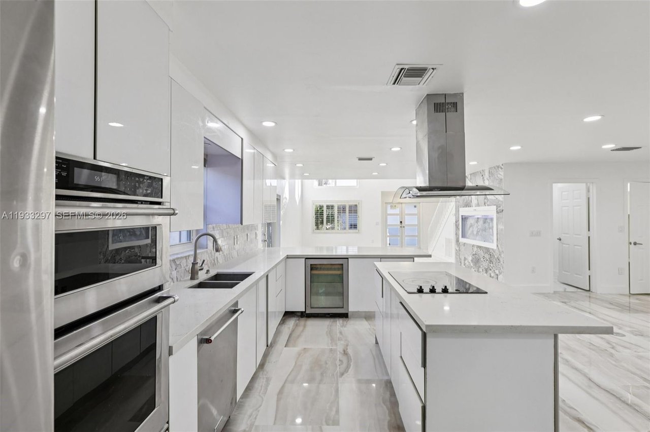 plantation-home-for-sale-kitchen-2