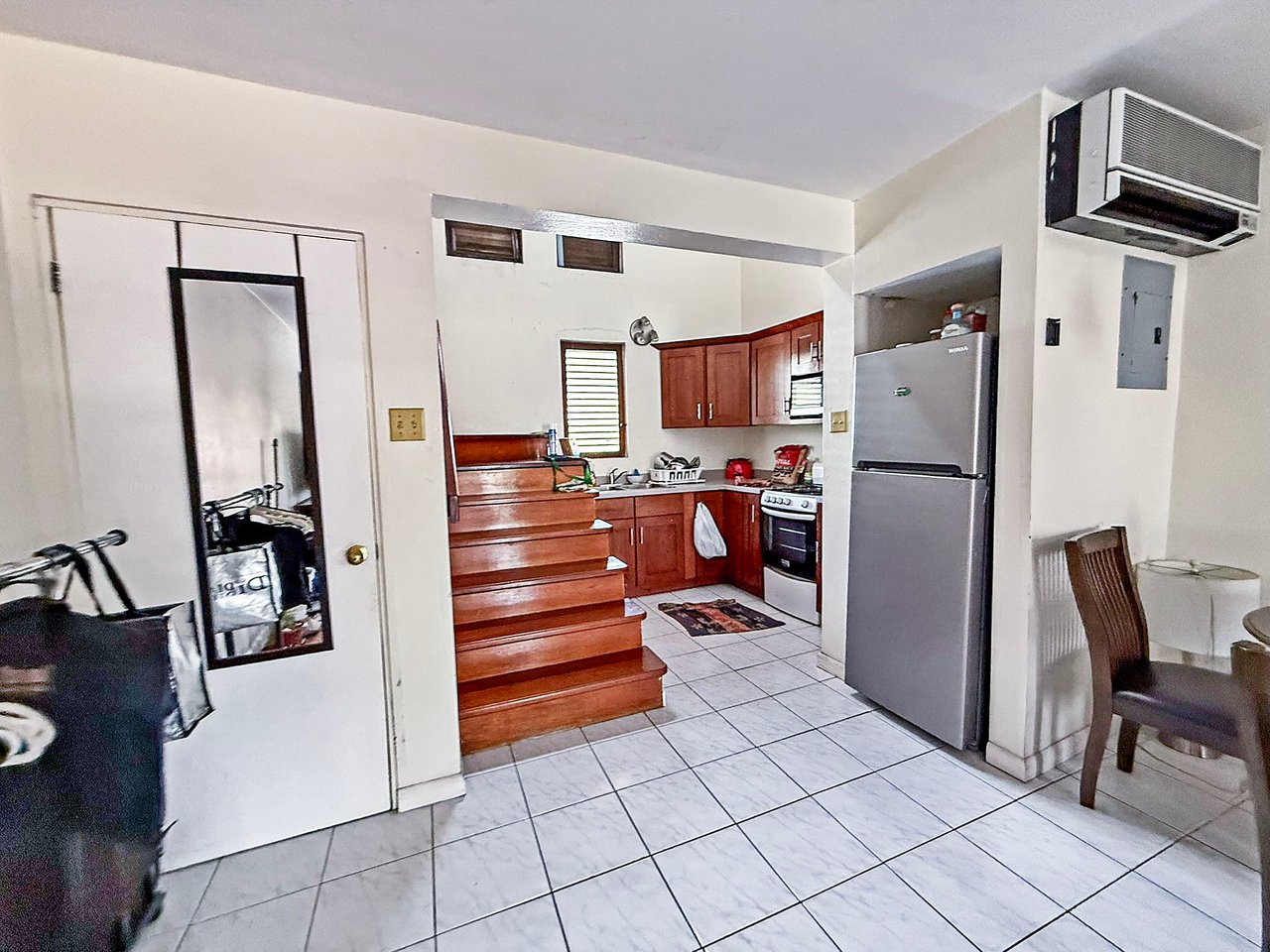1058 Road Town 1 Bedroom Apartment