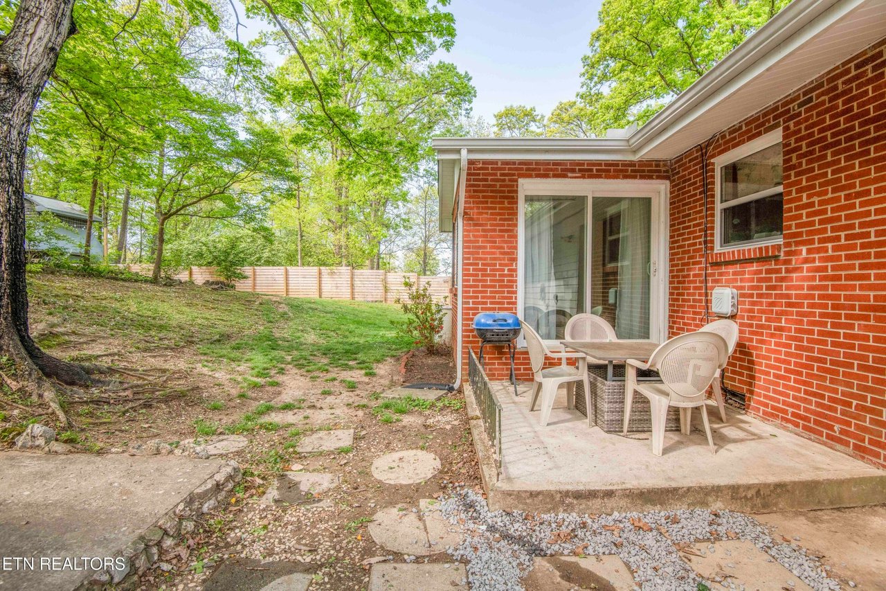 1212 Pilleaux Dr
