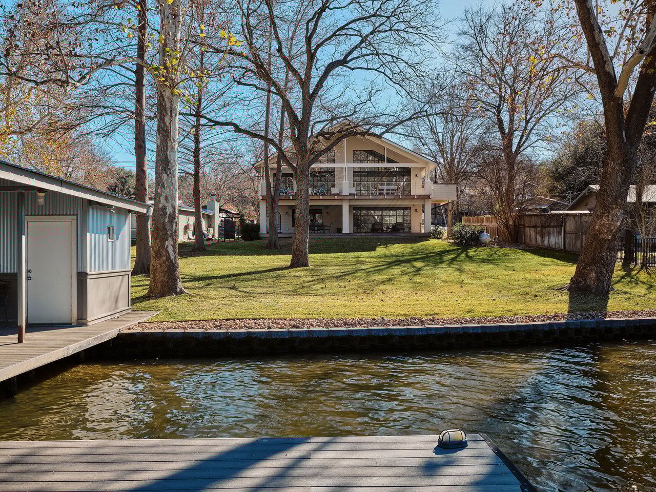 3016 Edgewater Drive