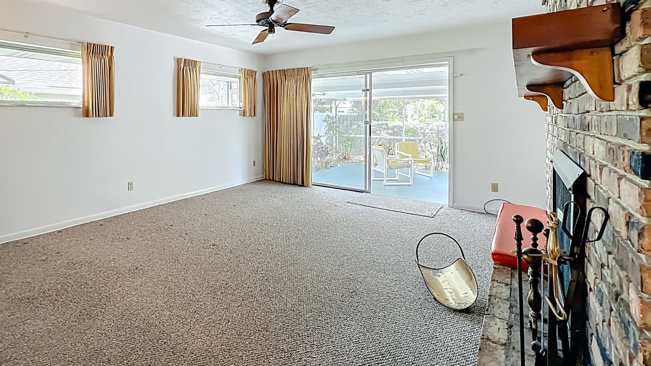 Mid-Century Modern 4-Bedroom in Dommerich Hills, Maitland