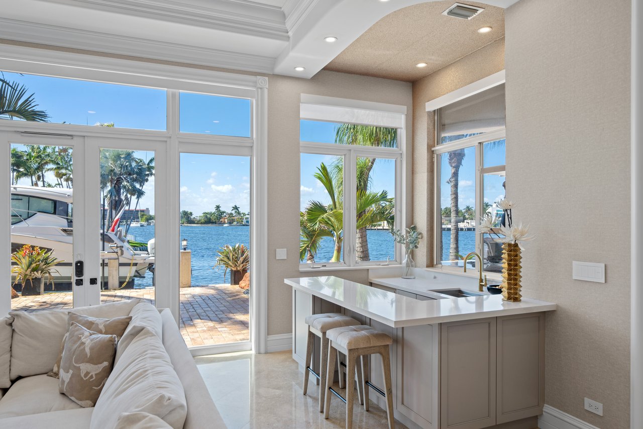 2593 SE 8th St, Pompano Beach, FL 33062